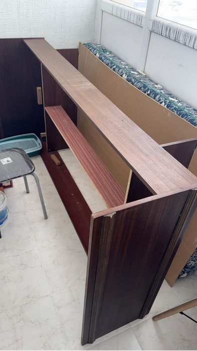 Отдам даром 2 кровати и телевизор