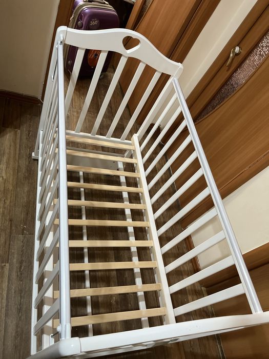 Кроватка с маятником