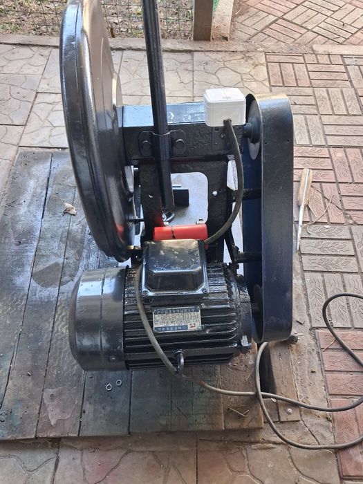 Отрезной станок по металлу