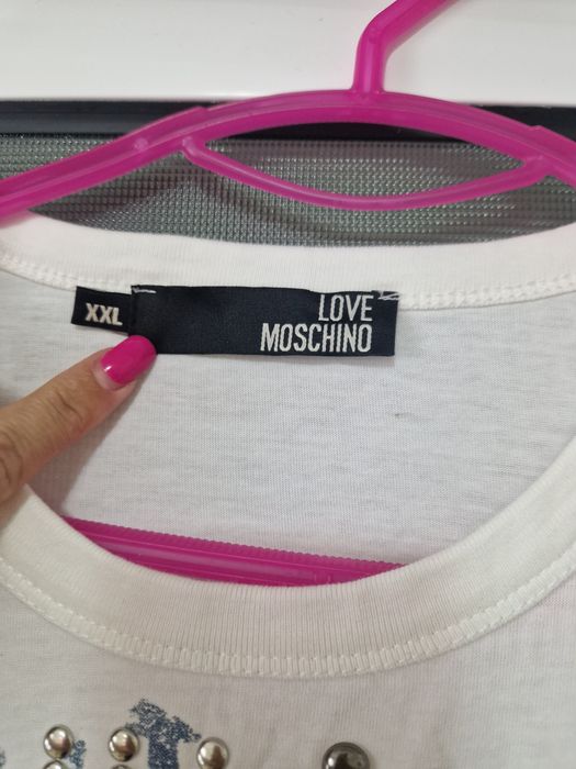 Bluza Love Moschino, cateva purtari, marimea XXL,se potrivește si  pentru un L/XL