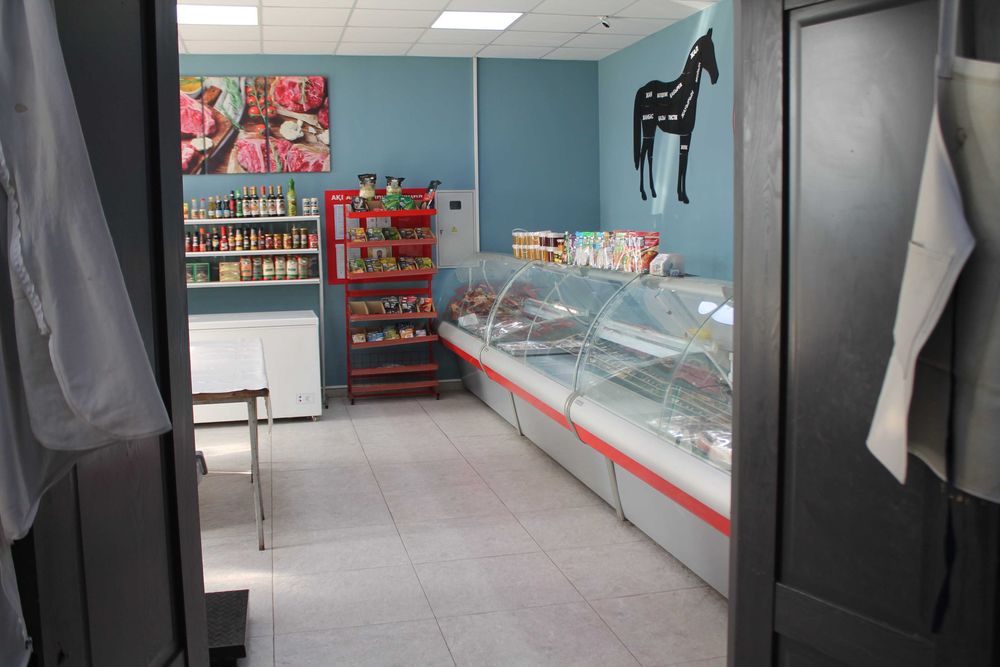 Сдается в аренду мясной магазин.