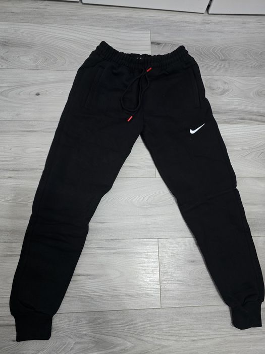 Pantaloni de trening barbati Grosi/Nike  Noi