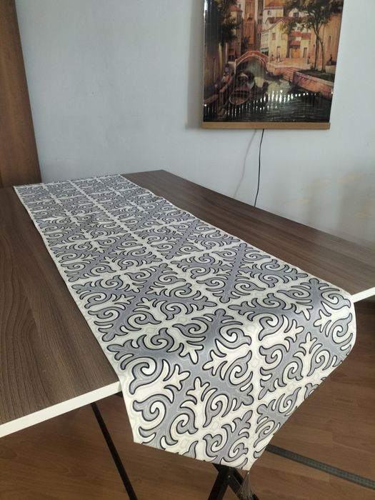 Дорожка на стол Раннер с орнаментом