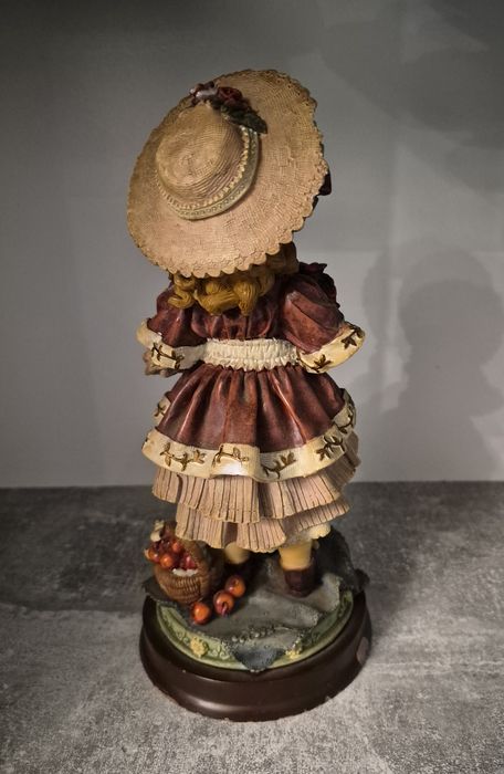 Figurină decorativă Colecția Juliana, din rășină acrilică, 23cm.