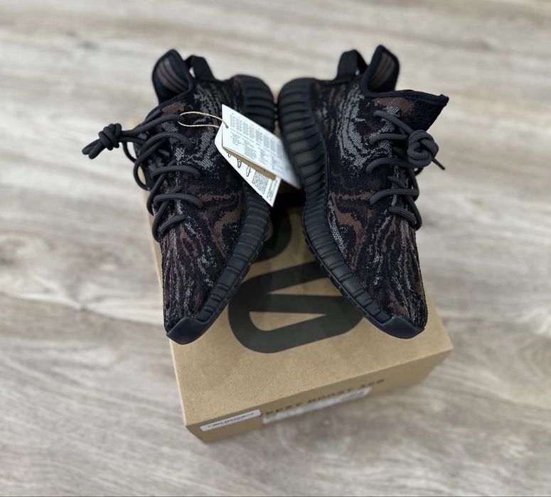 Yeezy boost 350.