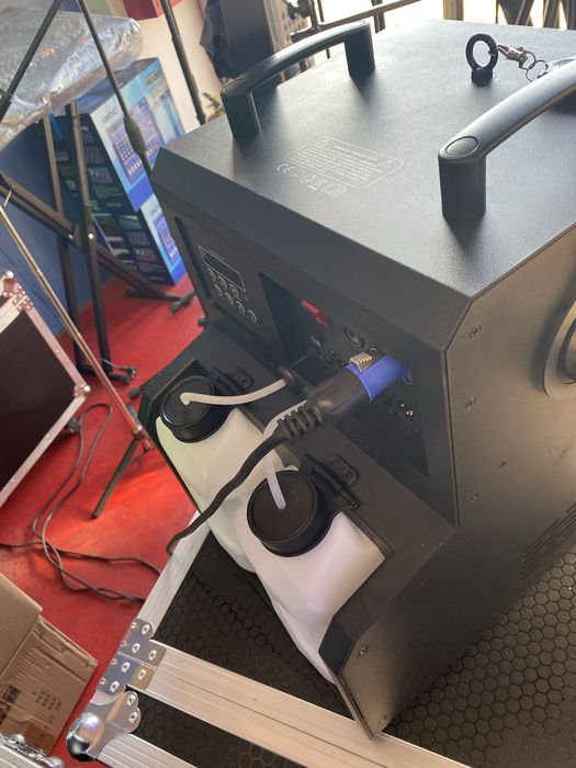 Vand Masina Profesionala cu baloane de sapun umplute cu fum