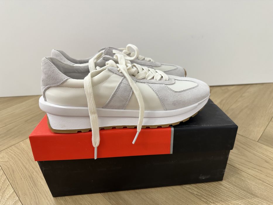 Продам новые кросовки, Турция