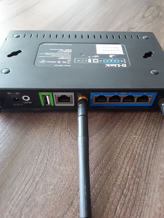 Router  D Link model dir 635