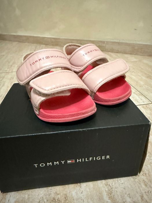 Сандали за момиче