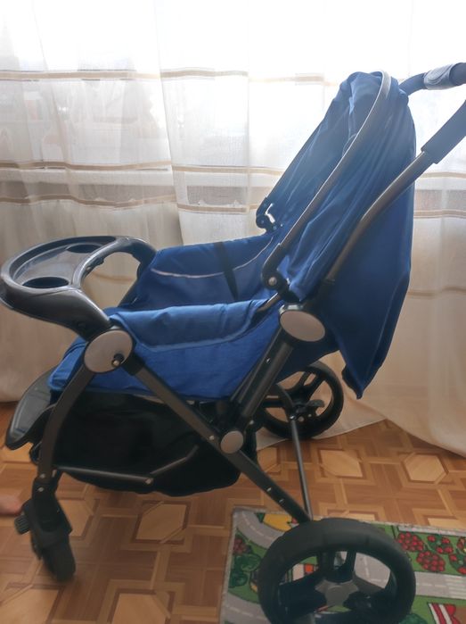 Продаю коляску в отличном состояние