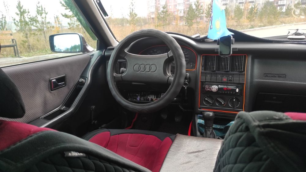 продаю  Ауди б 4