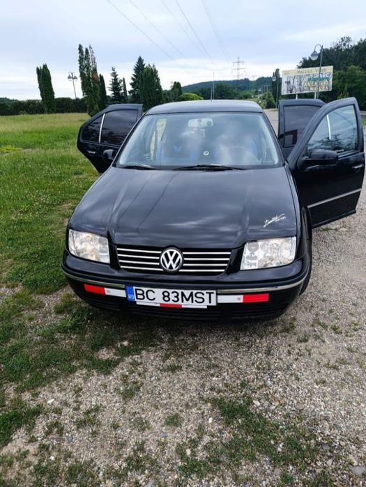 VOLKSWAGEN Bora