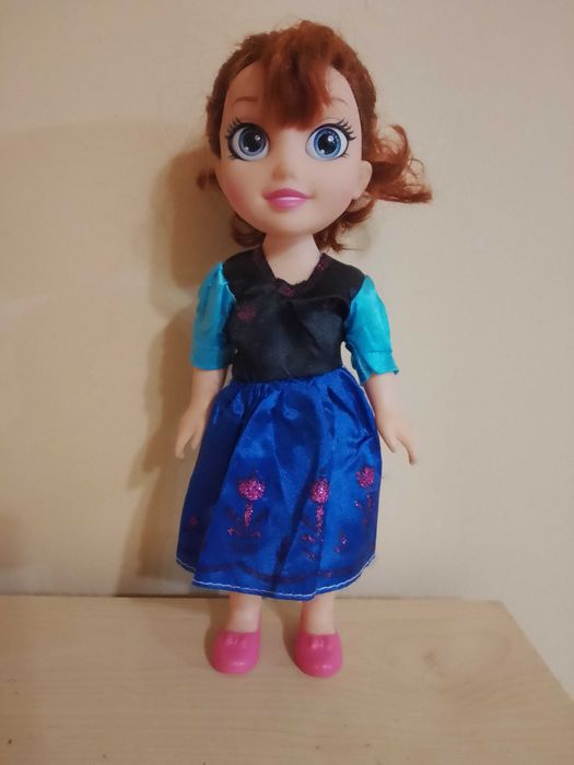 Много красиви кукли различни видове