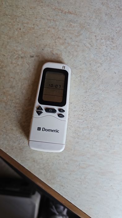 Aer conditionat-clima rulota/autorulota/camper Dometic FJ2200,, in stare foarte buna.