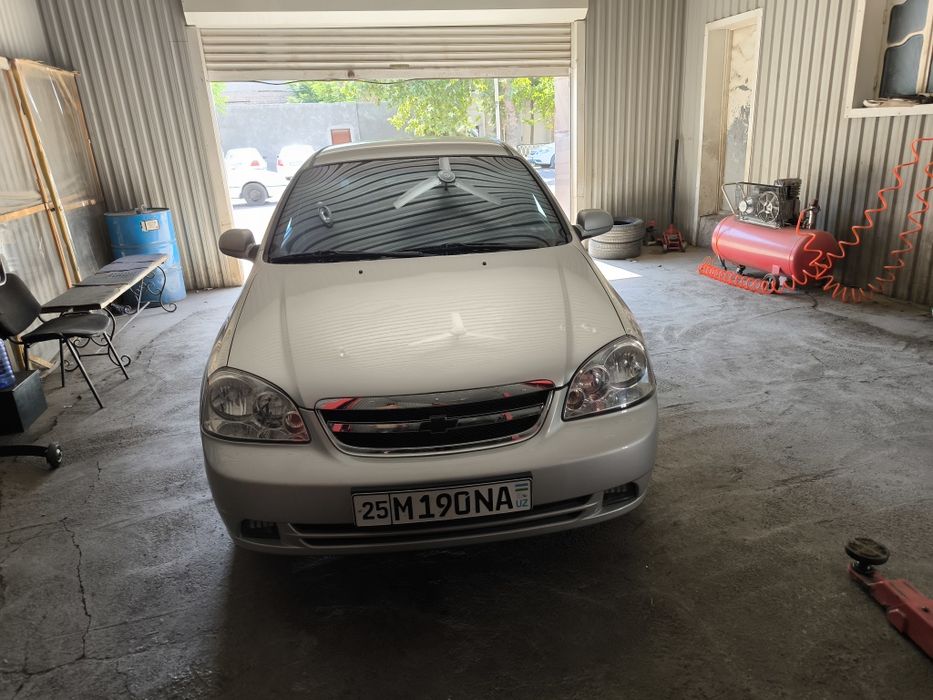 Ласети. Йили 2011.