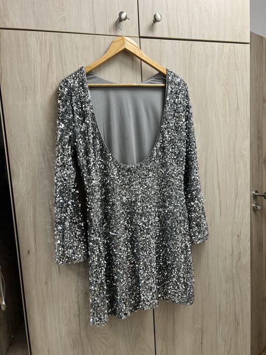 Rochie argintie paiete