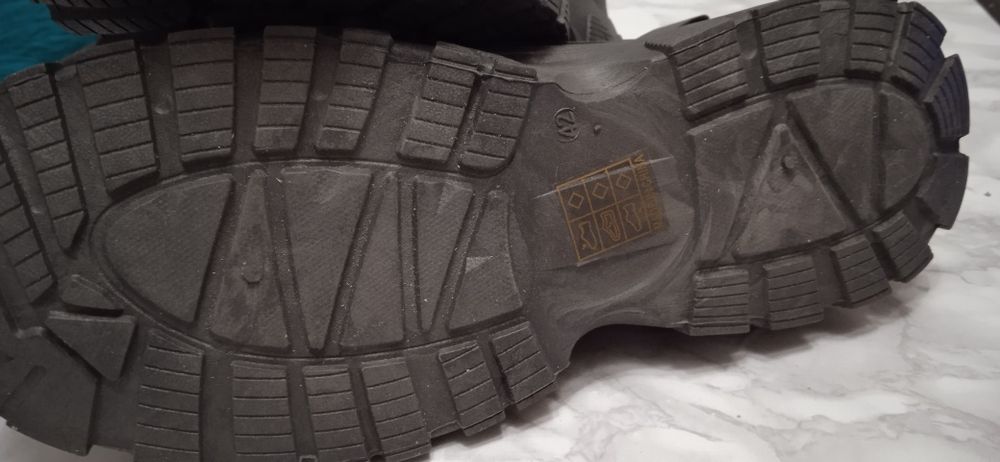 Продавам нови обувки