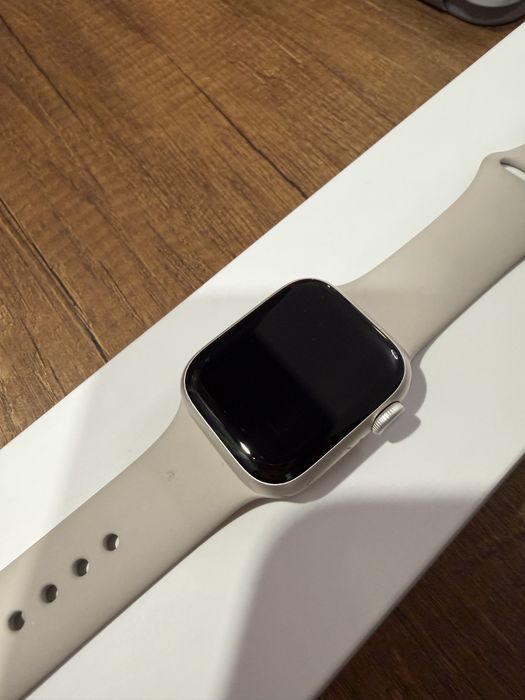 Продам Apple watch 8