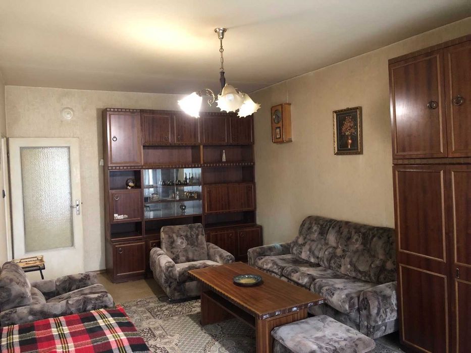 Тристаен апартамент в Люлин 4