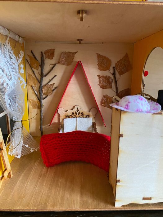 Къща за кукли от дърво