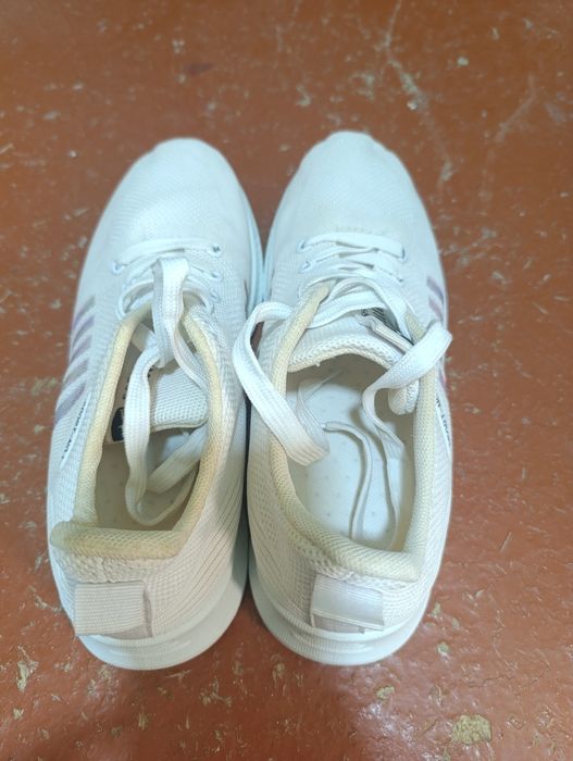 Мошенники не беспокоить. Продам кроссовки