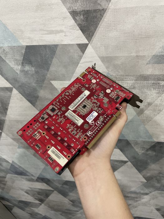 Продам видеокарту 560ti