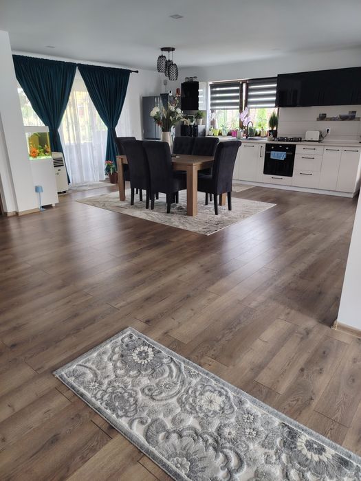 Vând casa com. Mihai Viteazu
