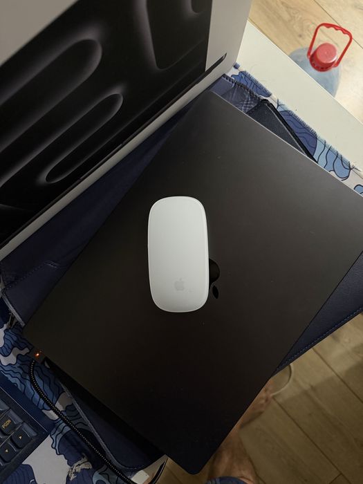 Macbook m3pro . 512 gb