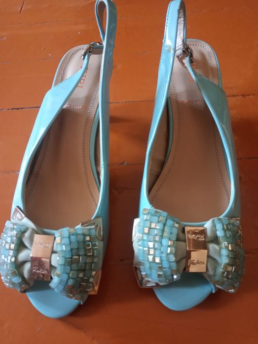 Продам босоножки 38р Турция.