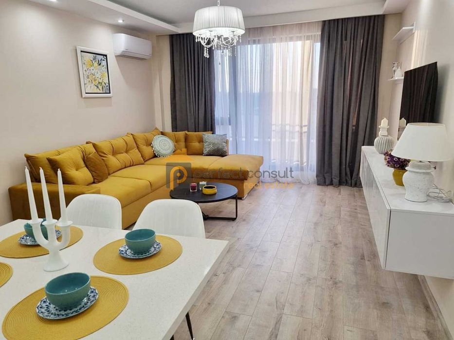 Продава се Двустаен апартамент в Пловдив, Христо Смирненски - 80 кв.м за 1932 €/кв.м - Снимка #2