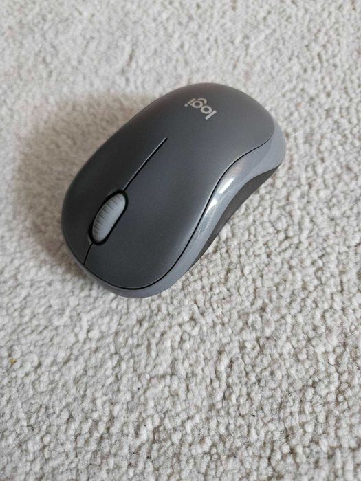 Комплект чанта за лаптоп с мишка - (Canyon и Logitech)