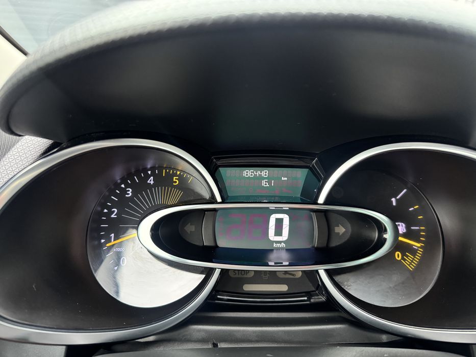 Renault Clio /// Euro 6 /// 2015 /// Apple car play /// Camera spate