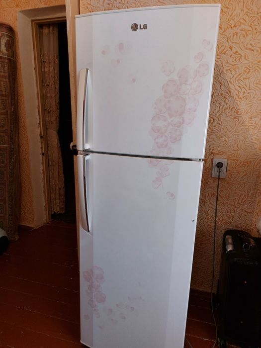 Холодильник LG сатылады