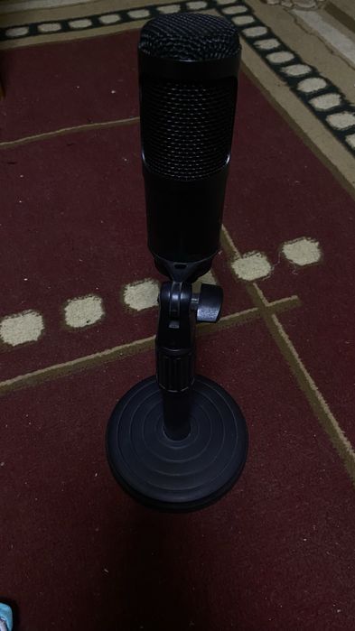 Продаю микрофон студийный