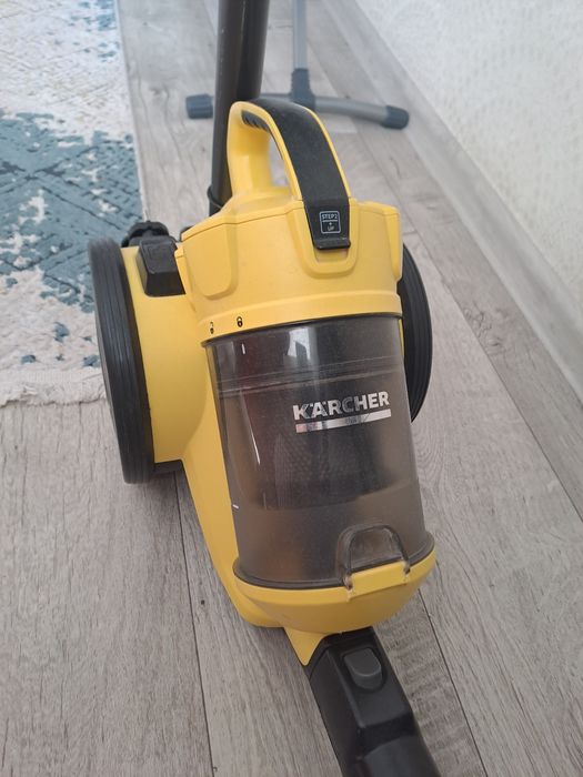 Продам пылесос в хорошем состоянии и качества, все насадки есть