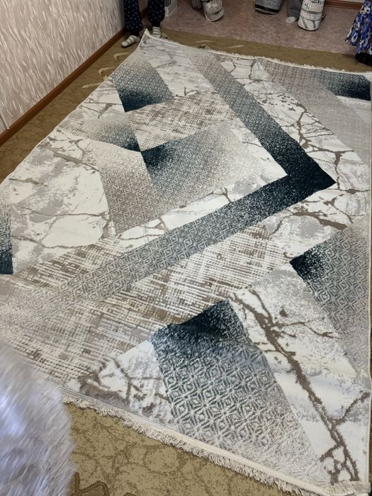 Абсолютно новый ковер