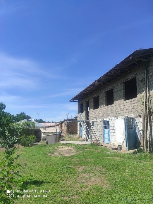 Продается участок с домом,сзади канал
