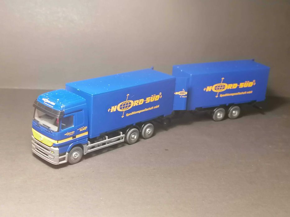 Колекционерски камиони 1:87