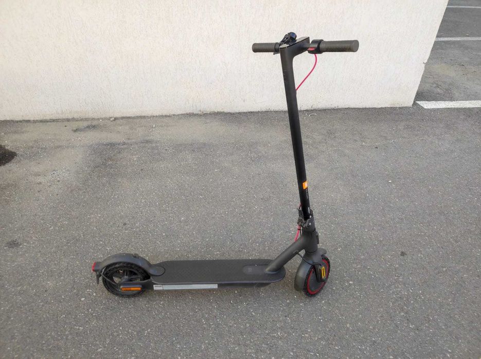 Trotineta electrica Xiaomi Mi Pro 2, imbunatatita, cauciucuri pline, revizie,desfacuta, curatata, gresata,cosmetizata, 2167KMparcursi, autonomie 27 KM