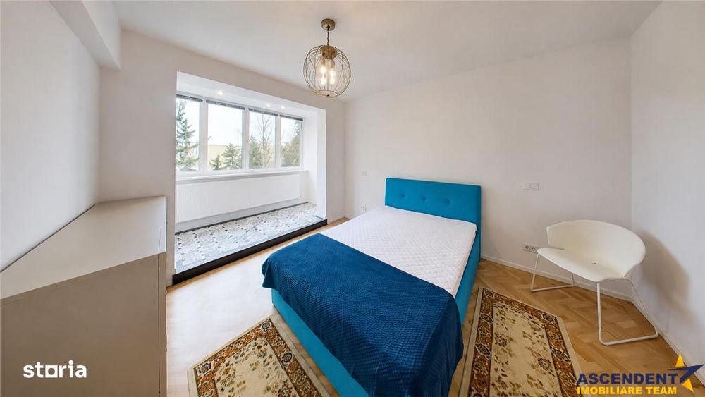 Decomandat si renovat, cu vedere spre gradina, Centrul Civic, Brasov