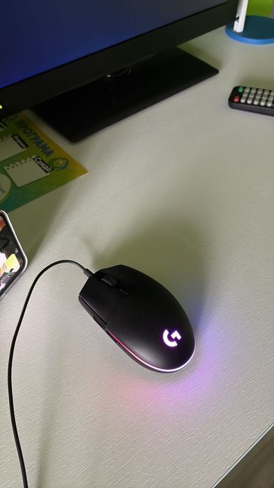 Продавам Logitech G102