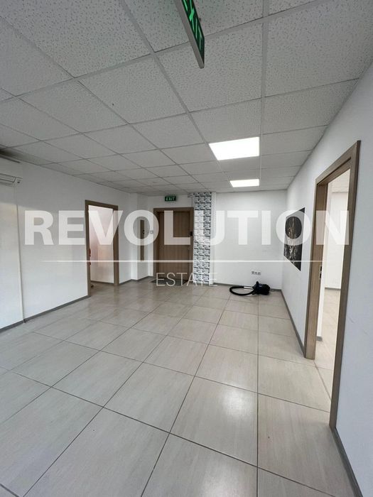 Дава се под наем Офис в Варна, Трошево - 120 кв.м за 897.6 € - Снимка #2