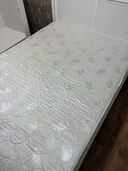 Мебель, двуспальная кровать