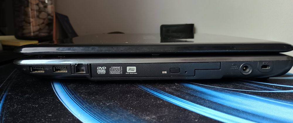 Тошиба Сателит 17" за 150евро