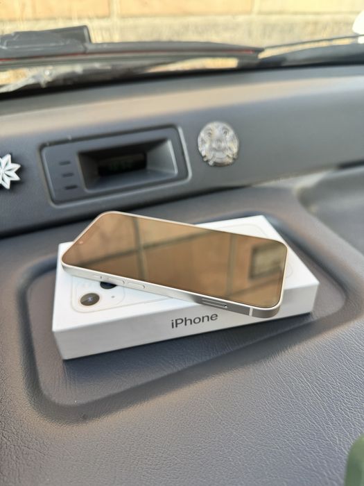 Продам айфон 13 256гб