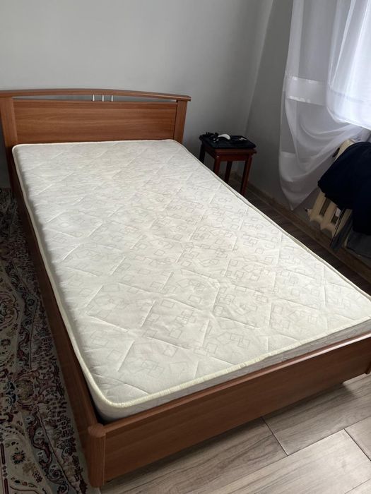 Продаю кровать в хорошем состоянии