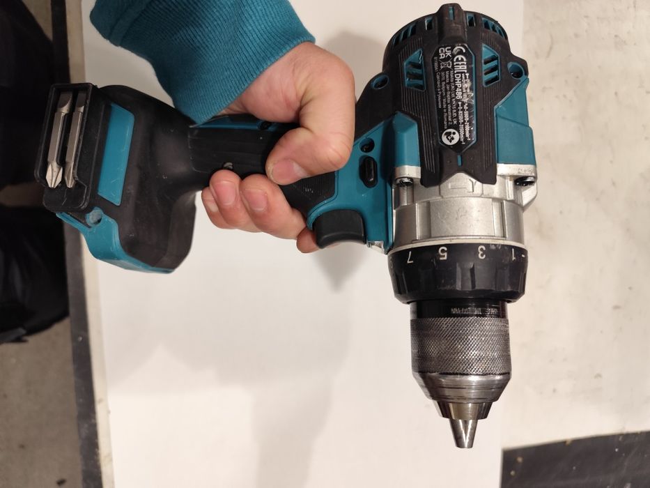 Топ модел безчетков акумулаторен удърен винтоверт Макита Makita DHP486