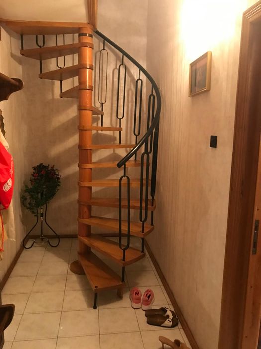 Ap cu trei camere decom, central (Banca Națională) pe doua nivele