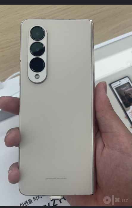Samsung z fold 4