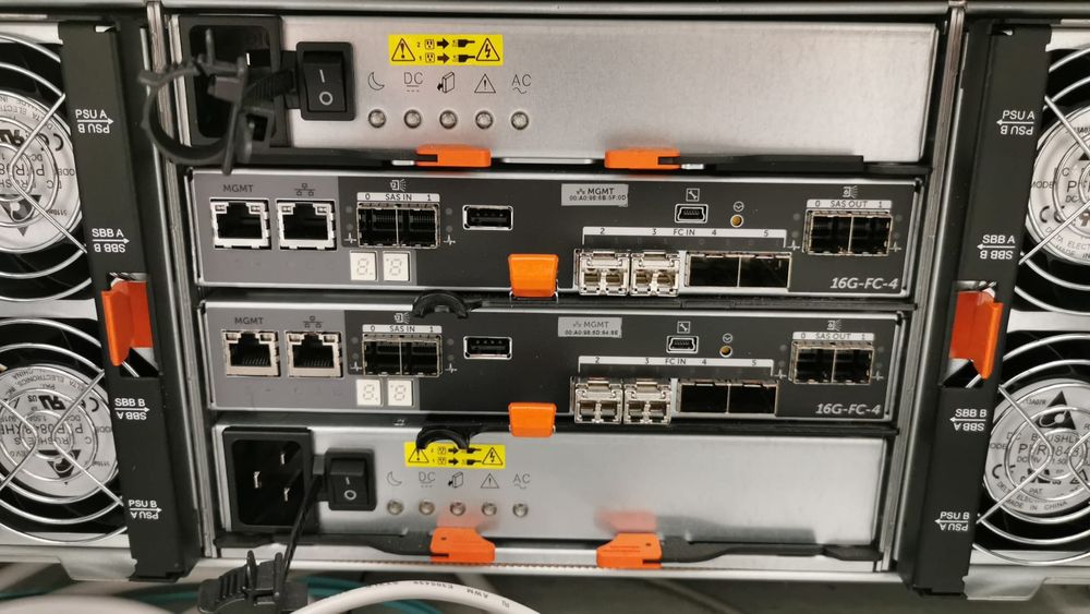 Dell Powervault MD3869F Echipament de stocare 3.5"x60 sloturi